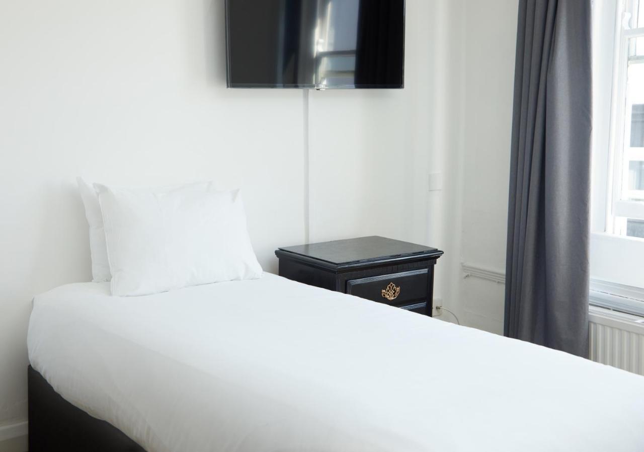 Bear By Greene King Hotel 3*